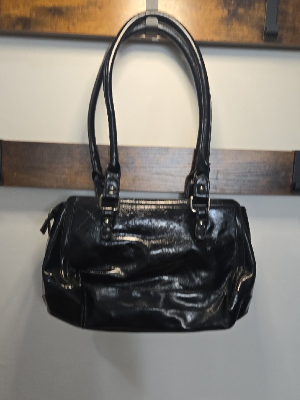 Black Leopard-Print Patent Shoulder Bag - Picture 4 of 4